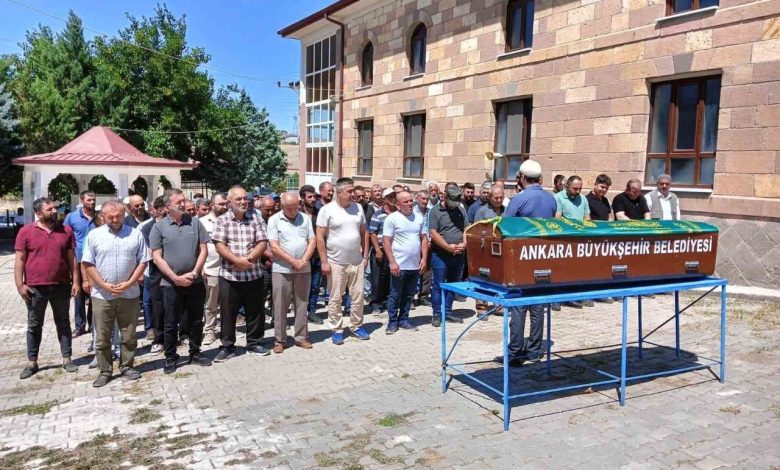 Gölde boğulan kuzenini kurtarmaya çalışırken vefat eden adam son yolcuğuna uğurlandı 1 golde bogulan kuzenini kurtarmaya calisirken vefat eden adam son yolcuguna ugurlandi c72d3b4b30fd |