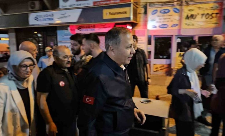 İçişleri Bakanı Ali Yerlikaya 6.1’lik depremin yaşandığı Sındırgıda açıklamalarda bulundu 1 icisleri bakani ali yerlikaya 61lik depremin yasandigi sindirgida aciklamalarda bulundu 19046569e09c |
