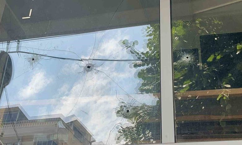 iki genc isyerini kursunladi rahat tavirlari pes dedirtti b402a45182cb |
