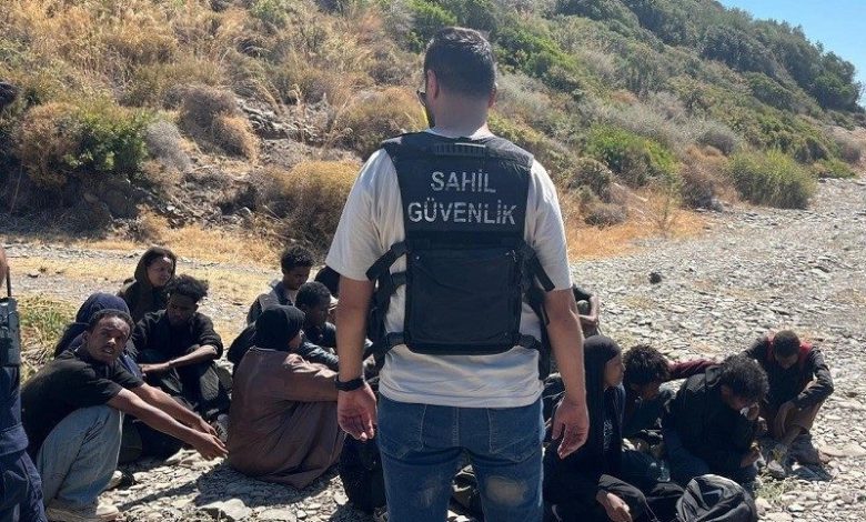 İzmir’de 47 düzensiz göçmen yakalandı 1 izmirde 47 duzensiz gocmen yakalandi 2c6f88d8c110 |