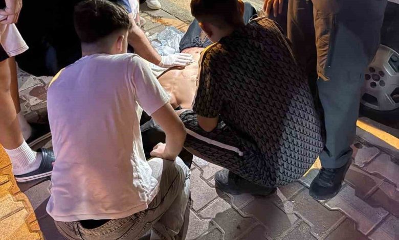 izmirde bicakli kavga 1i agir 2 yarali 0925e2b4cd6d |