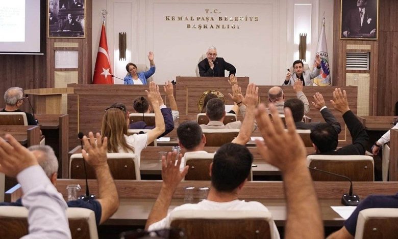 izmirde chpli baskan ve meclis uyeleri ile ak partili meclis uyesi arasinda gerginlik a65f49518489 |