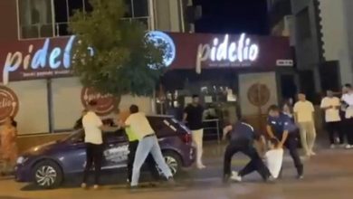 izmirde polise saldiri ani kamerada 9b24239f1dff |