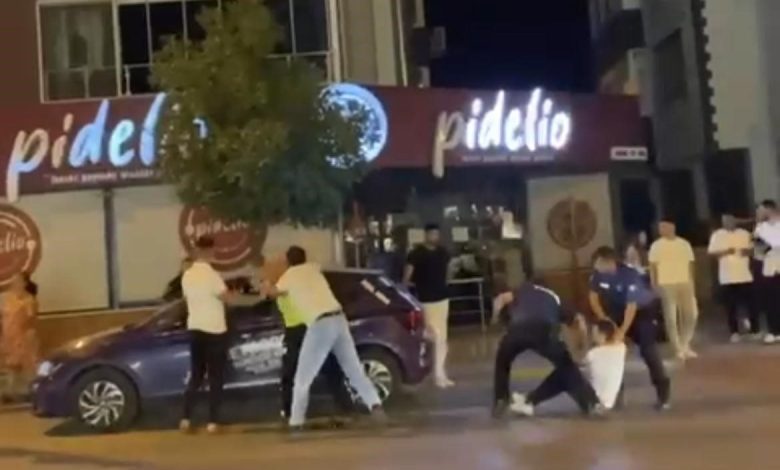izmirde polise saldiri ani kamerada 9b24239f1dff |