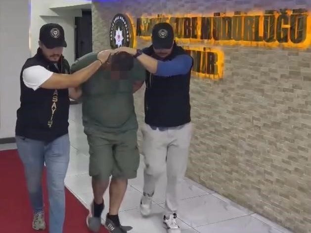 izmirde yasli cift evlerinde olu bulundu katil kadinin oglu cikti d2b07720ea8b |