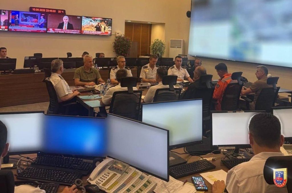 jandarmadan deprem bolgesinde calismalara destek 4734a30bf835 |