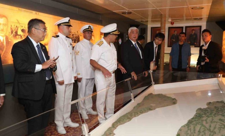 Japonya Savunma Bakanı Nakatani, İstanbul Tersanesi Komutanlığı’nı ziyaret etti 1 japonya savunma bakani nakatani istanbul tersanesi komutanligini ziyaret etti 03e4dcd83f5c |