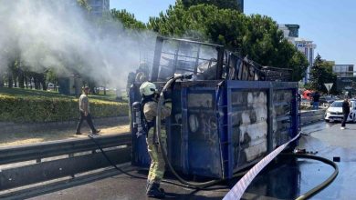 kadikoyde hurda yuklu kamyonun dorsesi alev alev yandi 52c6ff25fcad |