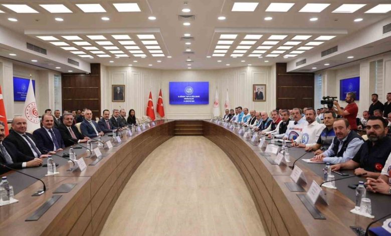 Kamu İşveren Heyeti son teklifini sundu 1 kamu isveren heyeti son teklifini sundu 75d887a82241 |