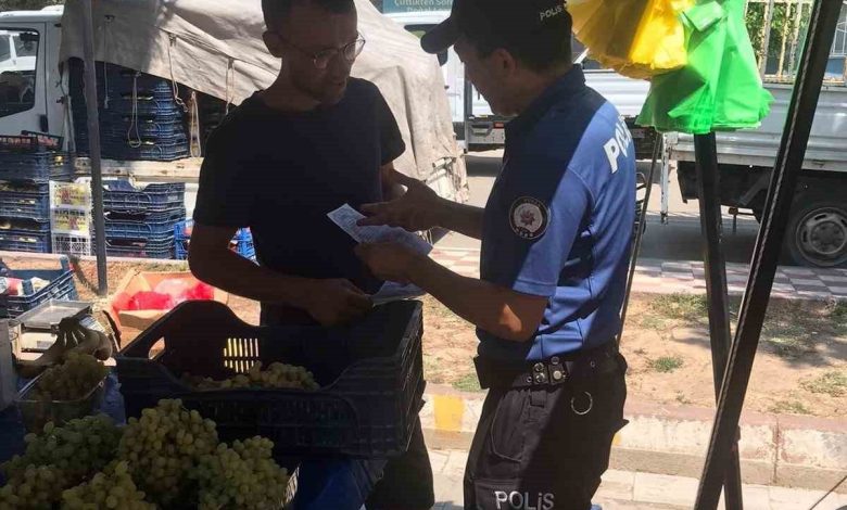 karacabeyde polis dolandiriciliga karsi brosur dagitti ae6ea9abb9e8 |