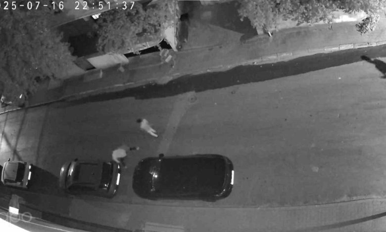kavga eden genc sinirini arabadan cikardi 6da2555d52d0 |