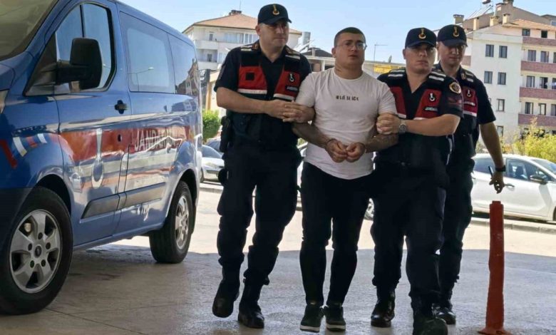 Kavgayı ayırmaya çalışan özel güvenlik görevlisini bıçaklayan saldırgan tutuklandı 1 kavgayi ayirmaya calisan ozel guvenlik gorevlisini bicaklayan saldirgan tutuklandi cc2e53b483f3 |
