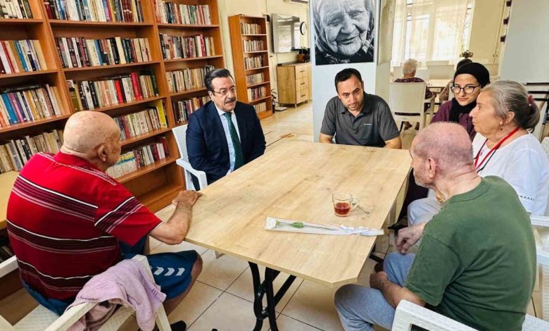 kaymakam atilla huzurevi sakinlerini ziyaret etti 387a667cad98 |