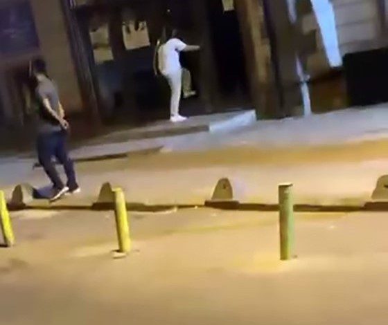 kucukcekmecede bir kadin caminin kapisini tasla kirip mahalleyi ayaga kaldirdi 563cf1efd70c |