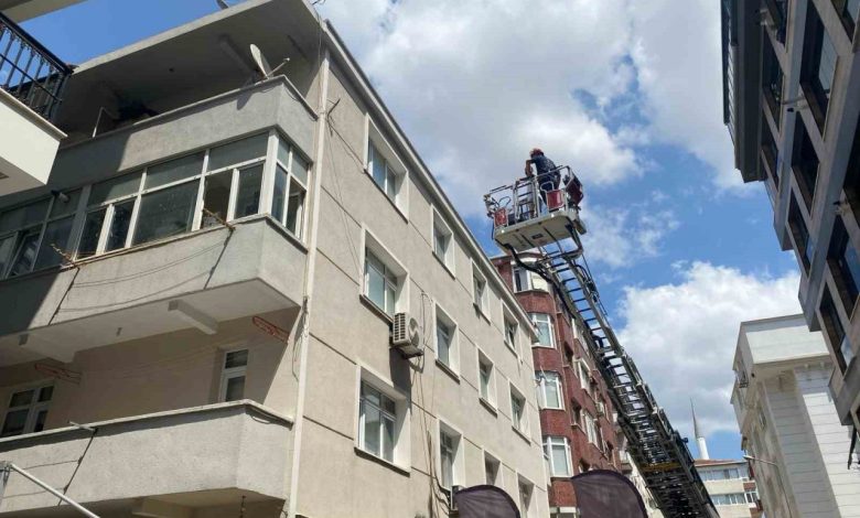 kucukcekmecede yikimi yapilan binanin bir kismi bir anda coktu a4a15ac4a098 |