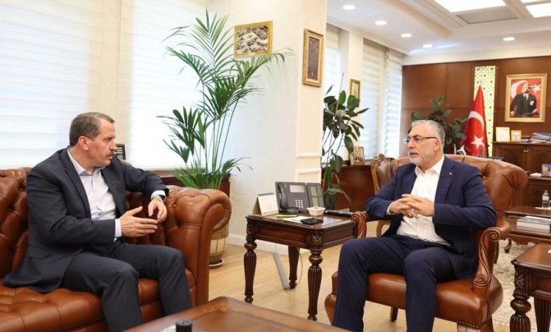 memur sen baskani yalcin bakan isikhan ile gorustu db3bf7c6361a |