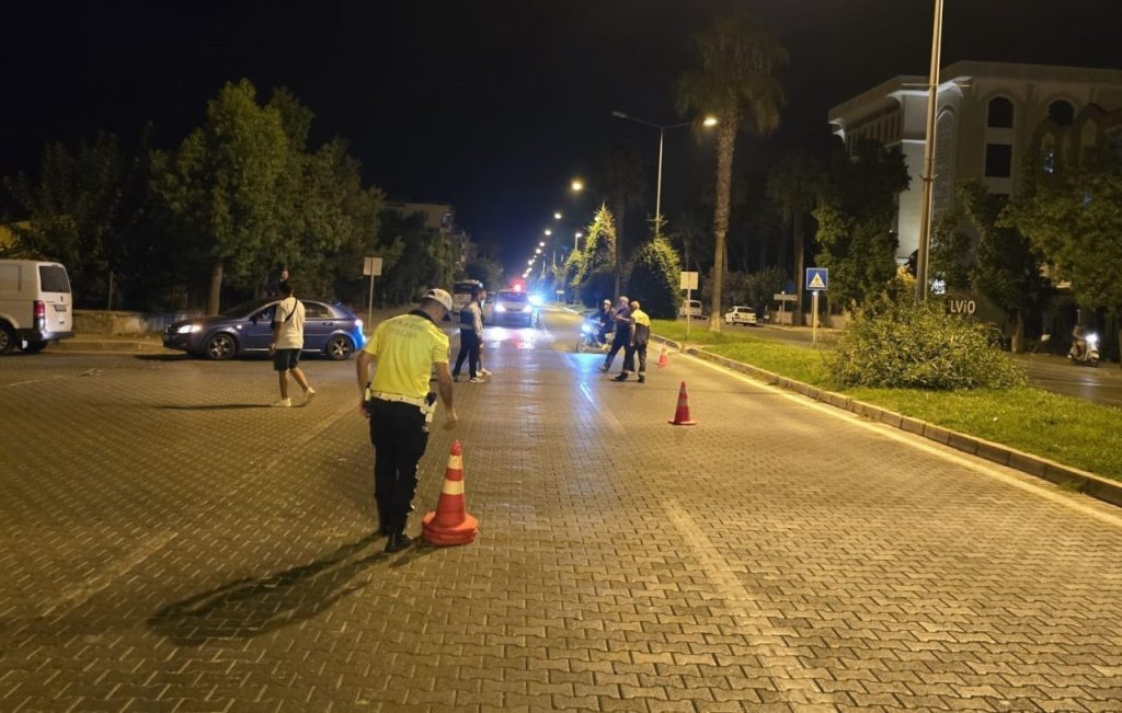 otomobilin carptigi 8 yasindaki cocuk hayatini kaybetti 5b281400a443 |