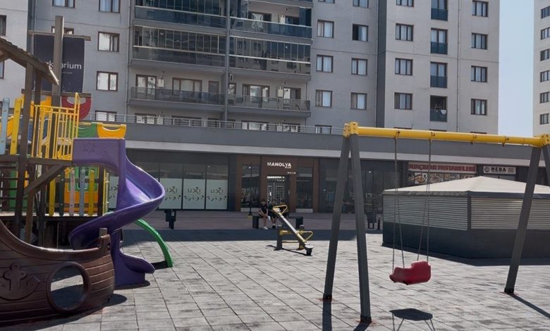 Parkta oynayan çocukları yerden yere vurdu 1 parkta oynayan cocuklari yerden yere vurdu aed8cfefbf1e |