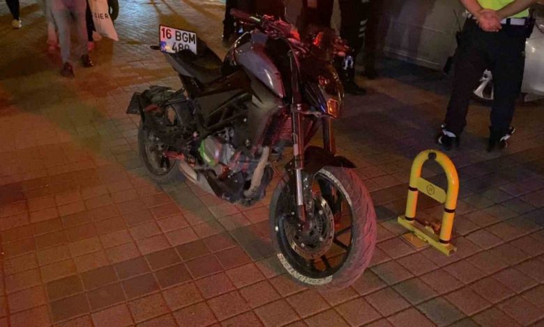 Polisi peşine takan motosikletli, kaza yapınca yakalandı 1 polisi pesine takan motosikletli kaza yapinca yakalandi a496384ac123 |