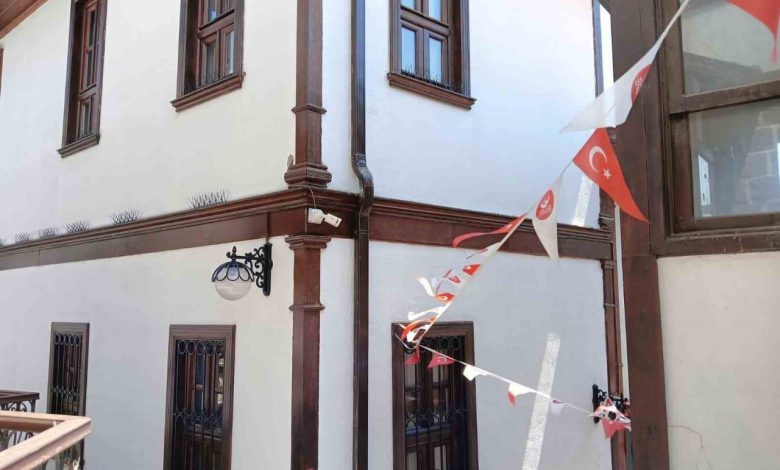sahte diploma cetesi elebasi kadiroglu 354 yil hapis istemiyle yargilanmisti 57e2118fc64e |