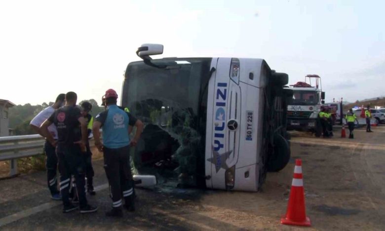 sancaktepede 3 kisinin hayatini kaybettigi kaza sonrasi yolcu otobusu olay yerinden kaldirildi 48ca3dc78900 |