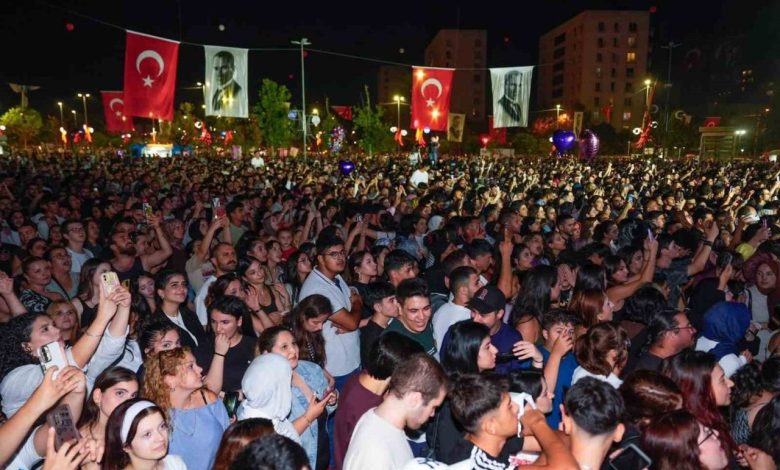 Sancaktepe’de 30 Ağustos Coşkusu 1 sancaktepede 30 agustos coskusu 725de2ca8c55 |