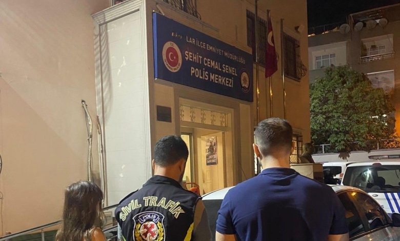 seyir halindeki aracta uygunsuz hareketlerde bulunan zanlilar yakalandi 1e4865366cde |