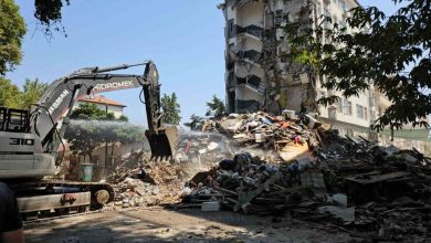 sindirgida deprem sonrasi hasarli binalarin yikimina baslandi 684dbb17d154 |
