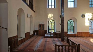 sindirgidaki depremde tarihi cami hasar gordu 49cfe9776afb |