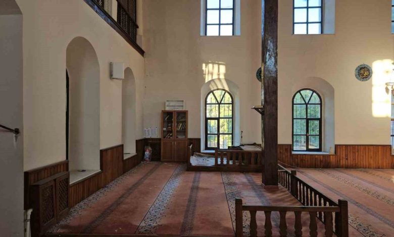 Sındırgı’daki depremde tarihi cami hasar gördü 1 sindirgidaki depremde tarihi cami hasar gordu 49cfe9776afb |