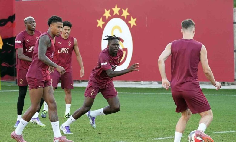 Singo, Galatasaray ile ilk antrenmanına çıktı 1 singo galatasaray ile ilk antrenmanina cikti 49980efbfb54 |