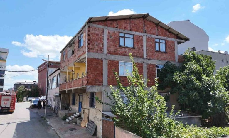 sultanbeylide 3 katli bina cokme riski nedeniyle bosaltildi 6a6dc55bbb21 |