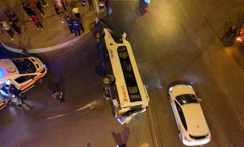 sultanbeylide asiri suratli arac minibusle carpisti 10 yarali 360c5fd6b6bb |