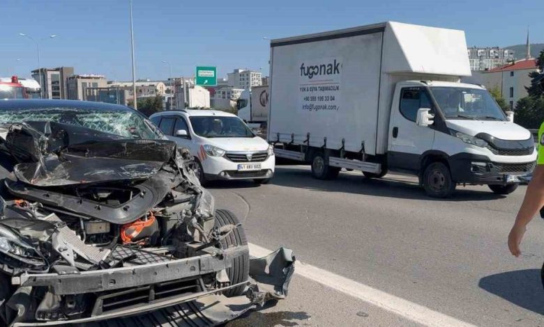 Sultanbeyli’de tıra çarpan Tesla hurdaya döndü 1 sultanbeylide tira carpan tesla hurdaya dondu 19fc7be764b2 |
