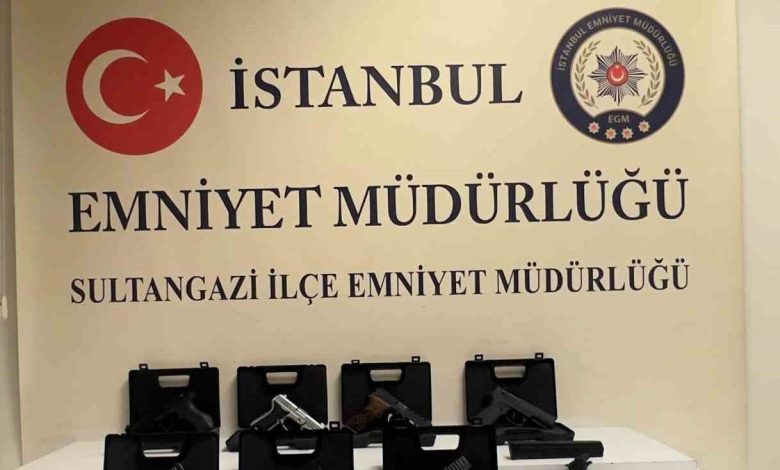 Sultangazi’de 14 suç kaydı olan şüpheli kıskıvrak yakalandı 1 sultangazide 14 suc kaydi olan supheli kiskivrak yakalandi 78d84d9e89dd |