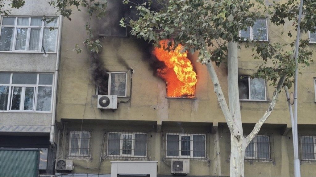 sultangazide 7 katli is merkezinde korkutan yangin 12912c7927a1 |