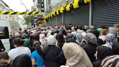 sultangazide magaza acilisinda indirim izdihami dbd26a6dfda2 |