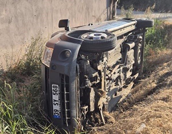 susurlukta trafik kazasi 3 kisi aracta mahsur kaldi 5b91c01788c0 |