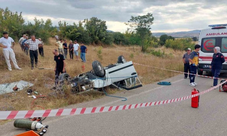 takla atan otomobildeki surucu hayatini kaybetti d534a25932ca |