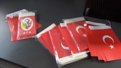 taksimde turk bayrakli duygu somurusune polis engeli e201102ff3f3 |