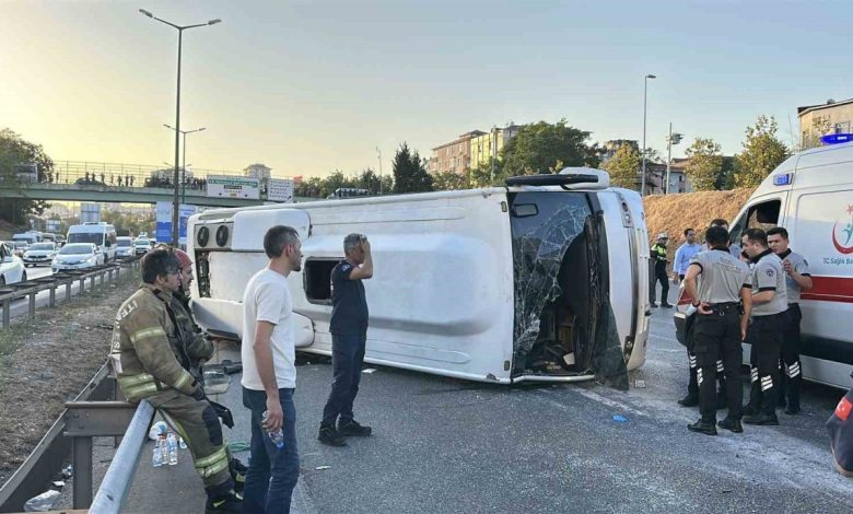 umraniyede servis midibusu devrildi 8 yarali 51cdc65c4e67 |