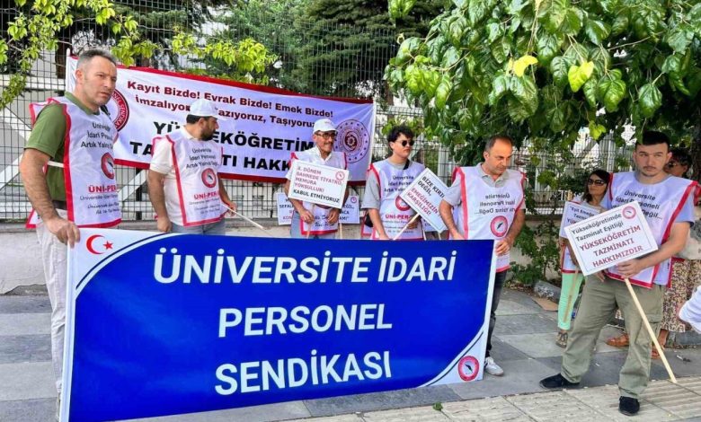 universite idari personeli eylem yapti 90c4f30c99ab |