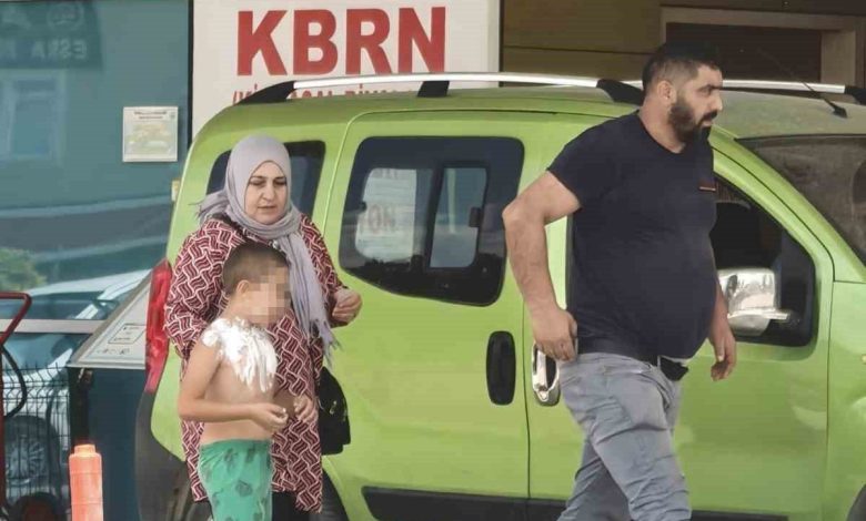 Üzerine parfüm sıkıp çakmak yakan çocuk yaralandı 1 uzerine parfum sikip cakmak yakan cocuk yaralandi c37b642fc49c |