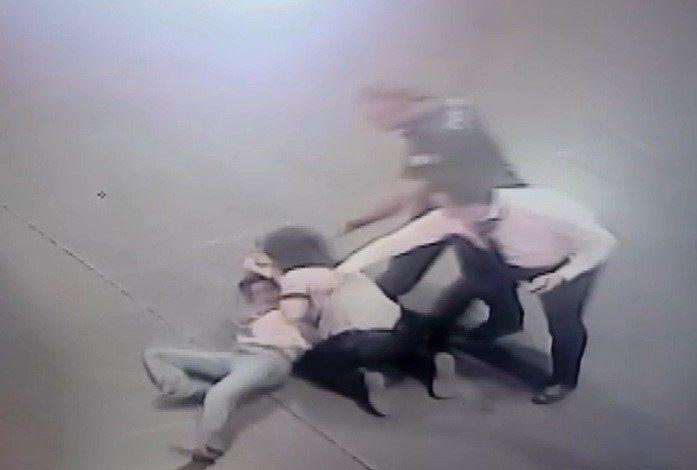 valizinin kayboldugunu iddia eden alkollu kadin terminali ayaga kaldirdi o anlar kamerada 6bd88f4c2a6a |