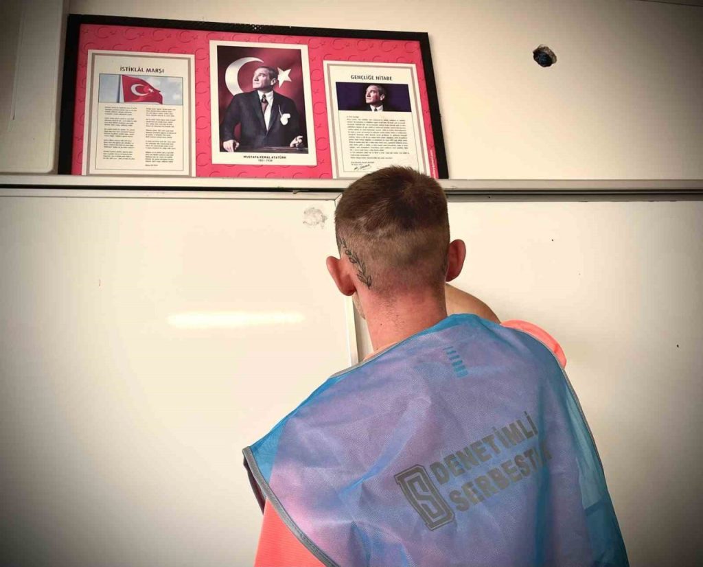 yukumlulerden egitime katki okullar temizleniyor ve boyaniyor 7abb702d5307 |