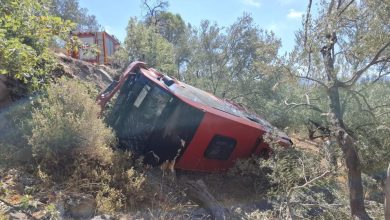 Burhaniye’de belediye otobüsü şarampole devridi 13 AW546623 06 |