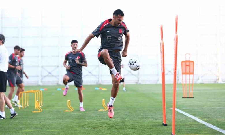 a milli futbol takimi ispanya maci hazirliklarina basladi 334f8feda7ac |