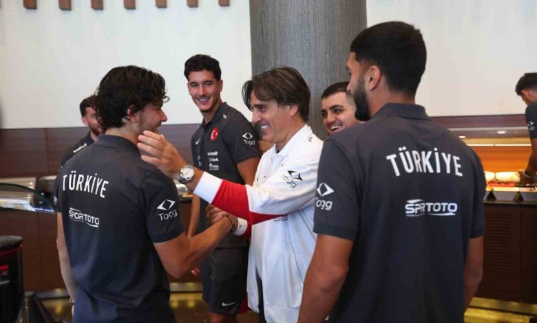 a milli futbol takimi rivada toplandi 0c800d235ef3 |