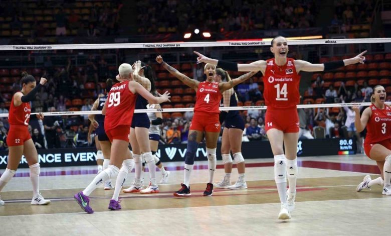a milli kadin voleybol takimi final icin sahada b939ffeec7df |