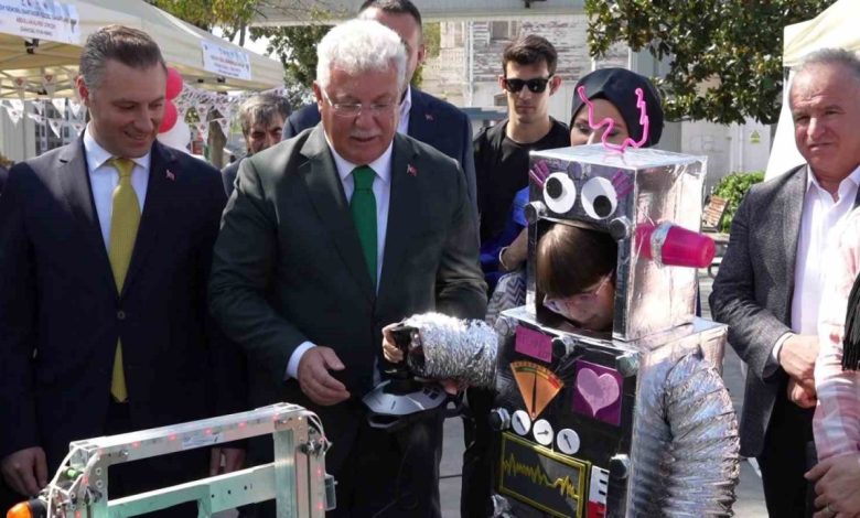 ak parti milletvekilleri bakirkoyde sahaya indi 417461a2e4ae |